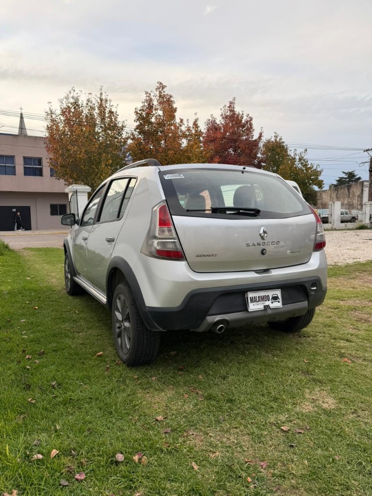 Renault Sandero Stepway Rip Curl 1.6 con GNC — foto 8